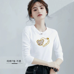 純綿の長袖のtシャツの女性の春と秋の新型の婦人服は身を修めて痩せています。