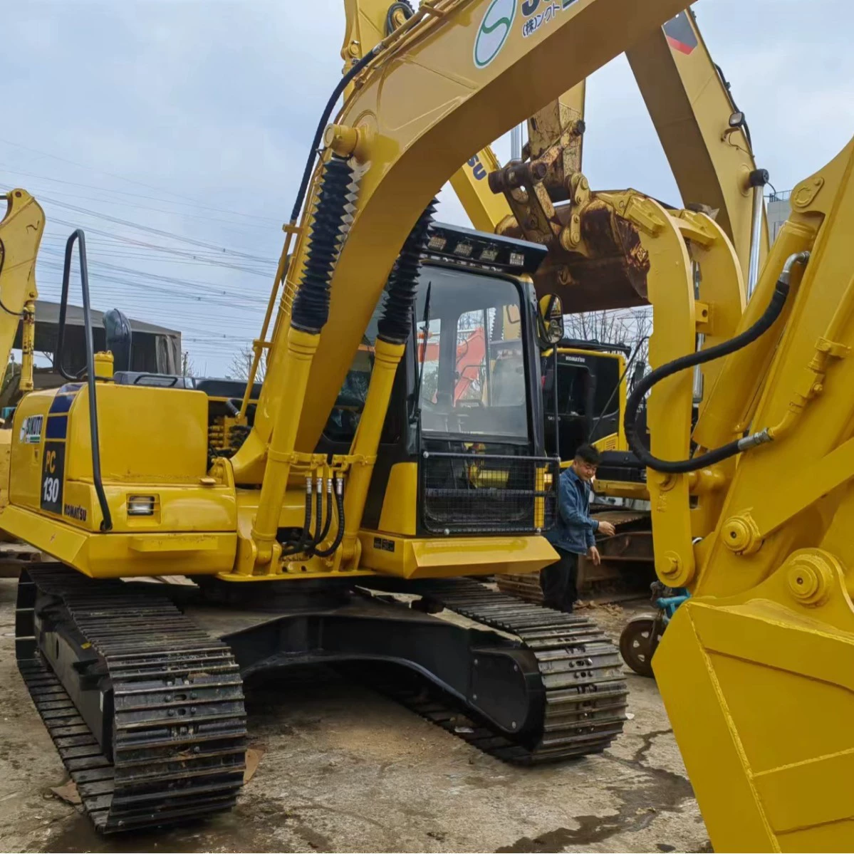 Малый экскаватор Komatsu PC130-7, высококачественный экскаватор с зеленым ремнем, подержанный экскаватор Komatsu 130-7