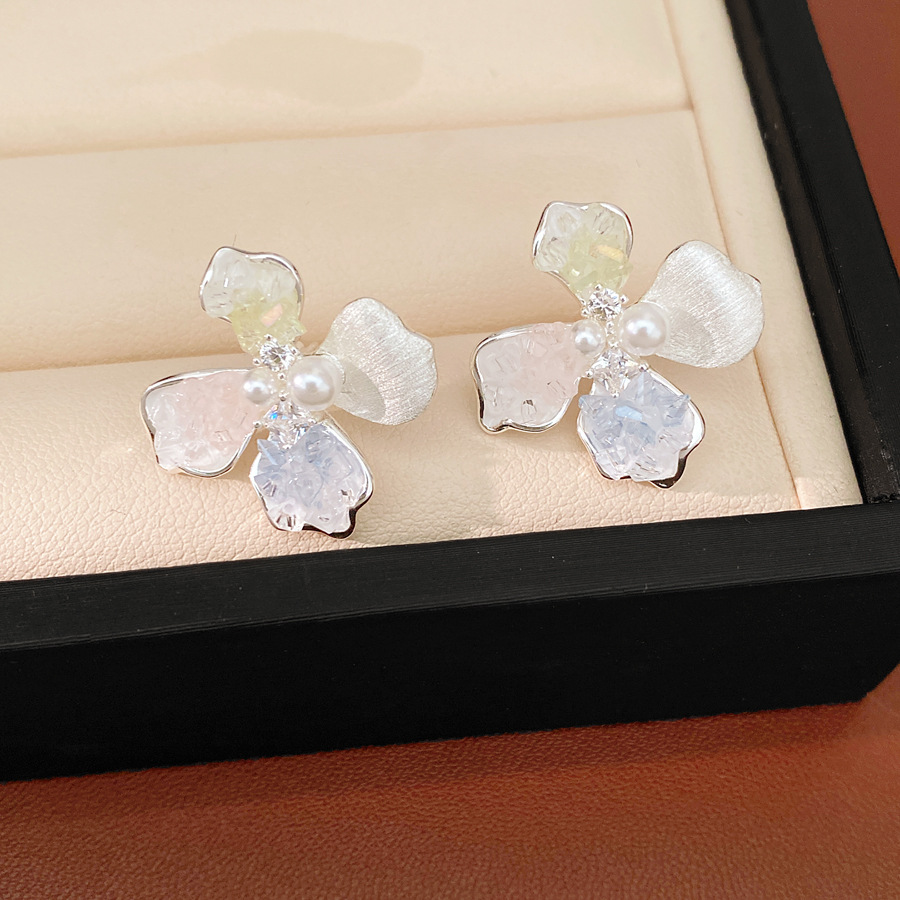 Agujas de plata, flores de perlas, aretes de perlas, viento dulce, aretes de temperamento fresco, aretes ligeros de lujo, aretes de alta calidad al por mayor. image 7