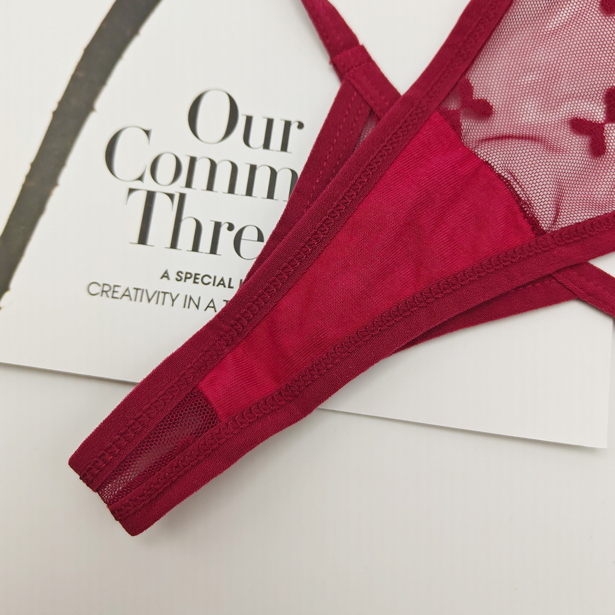 Bragas de encaje explosivas transfronterizas europeas y americanas, calzoncillos cómodos y sexys, jacquard de malla, pantalones en forma de V, tanga invisible