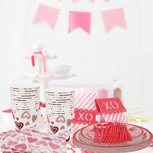 Valentine's Day Sweet Pastoral Heart Shape Paper Family Gathering Party Festival Tableware display picture 4