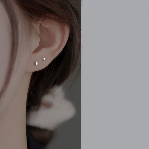 999 Pure Silver Needles Earrings Piercing Earrings  New Style Unique Design High-end Bone Stud Earrings