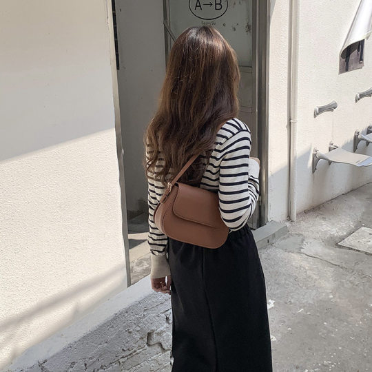 Bag Women's Wholesale New Fashionable Simple Shoulder Underarm Bag Niche Retro Saddle Bag Crossbody Bag Women's bags