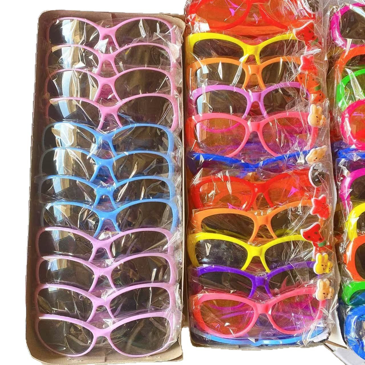 Niños gafas de sol gafas de sol de dibujos animados al aire libre gafas de playa regalos lindos niños niñas gafas de sol al por mayor