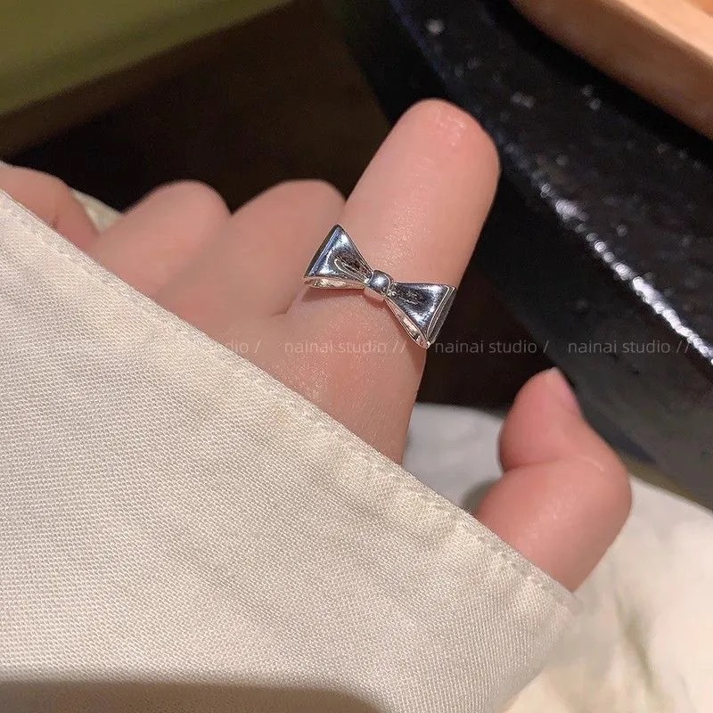 Ballet Bowknot ~ Silberner minimalistischer Ring im koreanischen Stil, exquisites Nischendesign für den Zeigefinger, einzigartiger Ring für Damen_voghion.com