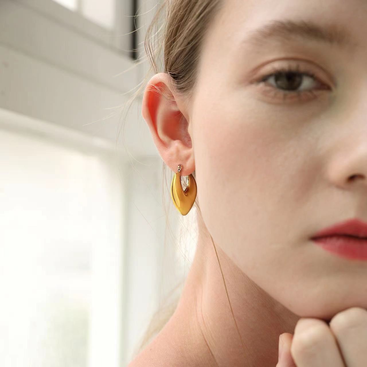 Daily Occasion 1 Pair Original Design Solid Color Spiral Stripe Plating Titanium Steel Hoop Earrings