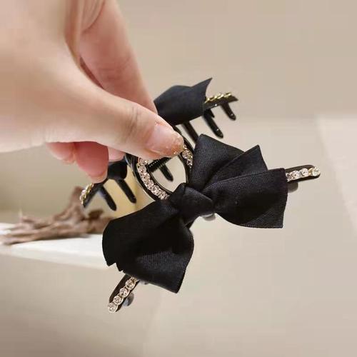 Korean Dongdaemun Bow Clip Chain Embellished with Diamonds Elegant and Refined Hairpin for Children's Hair Accessories Shark Clip