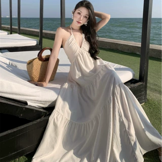 海边度假性感连衣裙仙女2025夏季新款吊带法式沙滩挂脖长裙露背裙