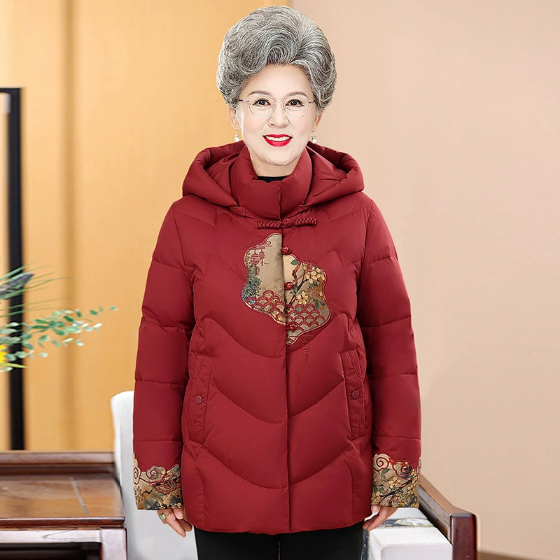 Зимняя одежда для пожилых женщин