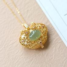 镀金色锁骨项链嵌仿和田玉如意祥云镂空可打开香囊嘎乌盒送长辈礼