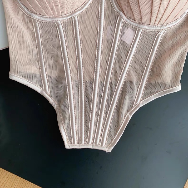 Top camisole senza spalline con stecche e coppe imbottite_voghion.com