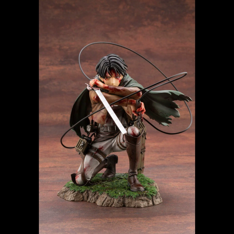 Фигурка (Kotobukiya) Атака на Титанов капитан Леви — поза держит под боем, PVC, 18 см