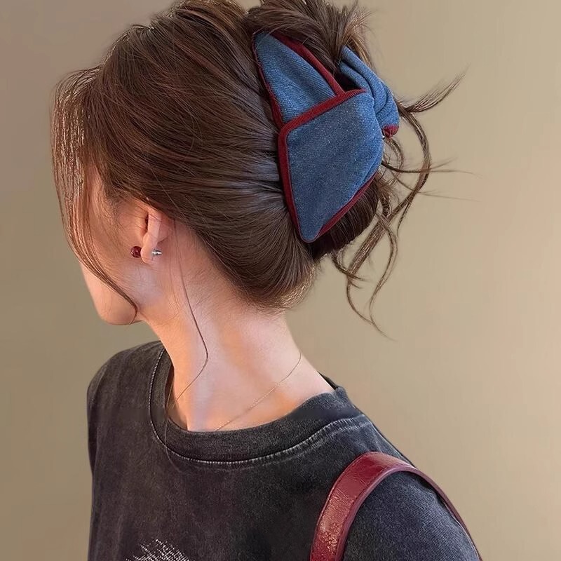 女性の後頭部の髪のボリュームの多い女性のための甘い気質の貝殻三角形ヘアクリップ 2025 新しいサメクリップヘアピンヘッドバンド|undefined