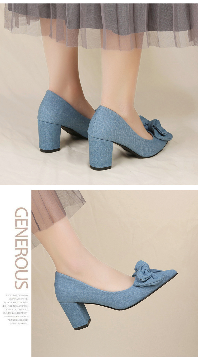 Elegante dames pumps met strik en blokhak van denim stof_voghion.com