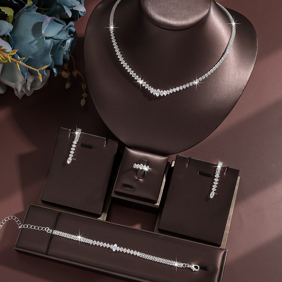 Cross-Border Best-Selling Jewelry Set, Zircon Necklace, Earrings, Four-Piece Set, Elegant Clavicle Chain, Wedding Clothing Accessories