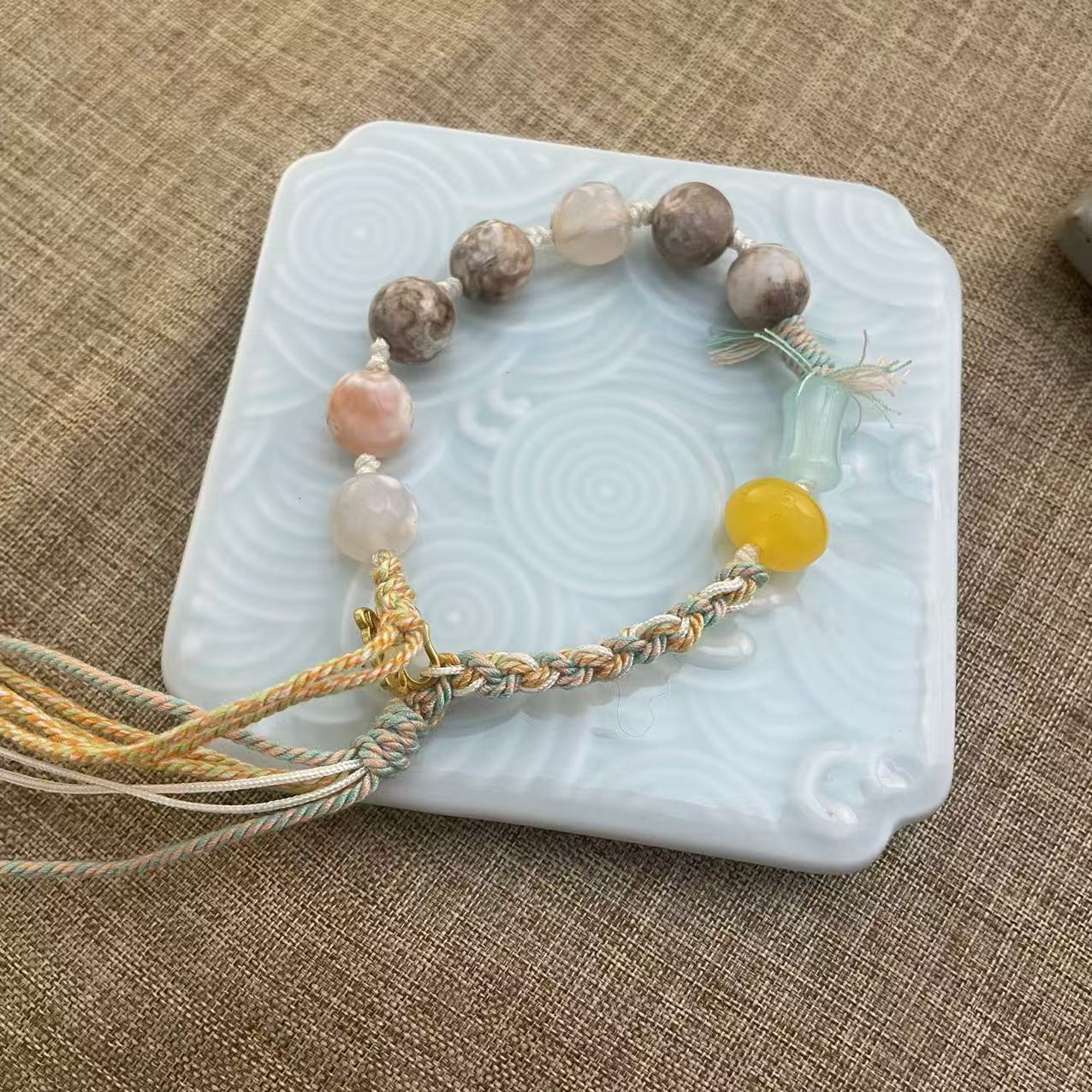 b9e79ff1dfa8a13b3d898f41564103