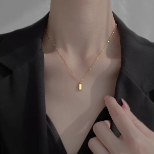 Small Gold Strip Necklace Women's 2024 New Explosive Niche Light Luxury High-end Sense Design Sense Clavicle Chain Accessories Necklace Chain