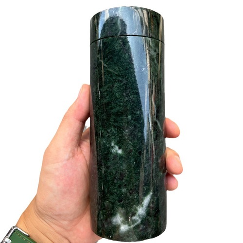 Manufacturer wholesale Tibetan jade medicine king stone water cup deep green magnetic snake skin stone insulation cup jade tea cup live supply