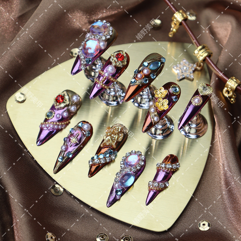 Purple-Brown Gradient Magic Mirror Powder Wearable Nails, Vintage Court-Style Gemstone Embellishments, Light Luxury Niche Whitening Nail Stickers