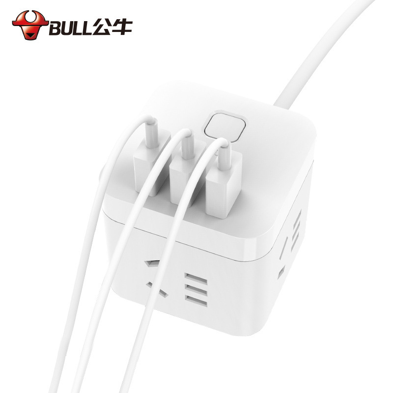 雄牛usb充電口テッセラクトのコンセントには、四角いソケット付きの寮があります。|undefined