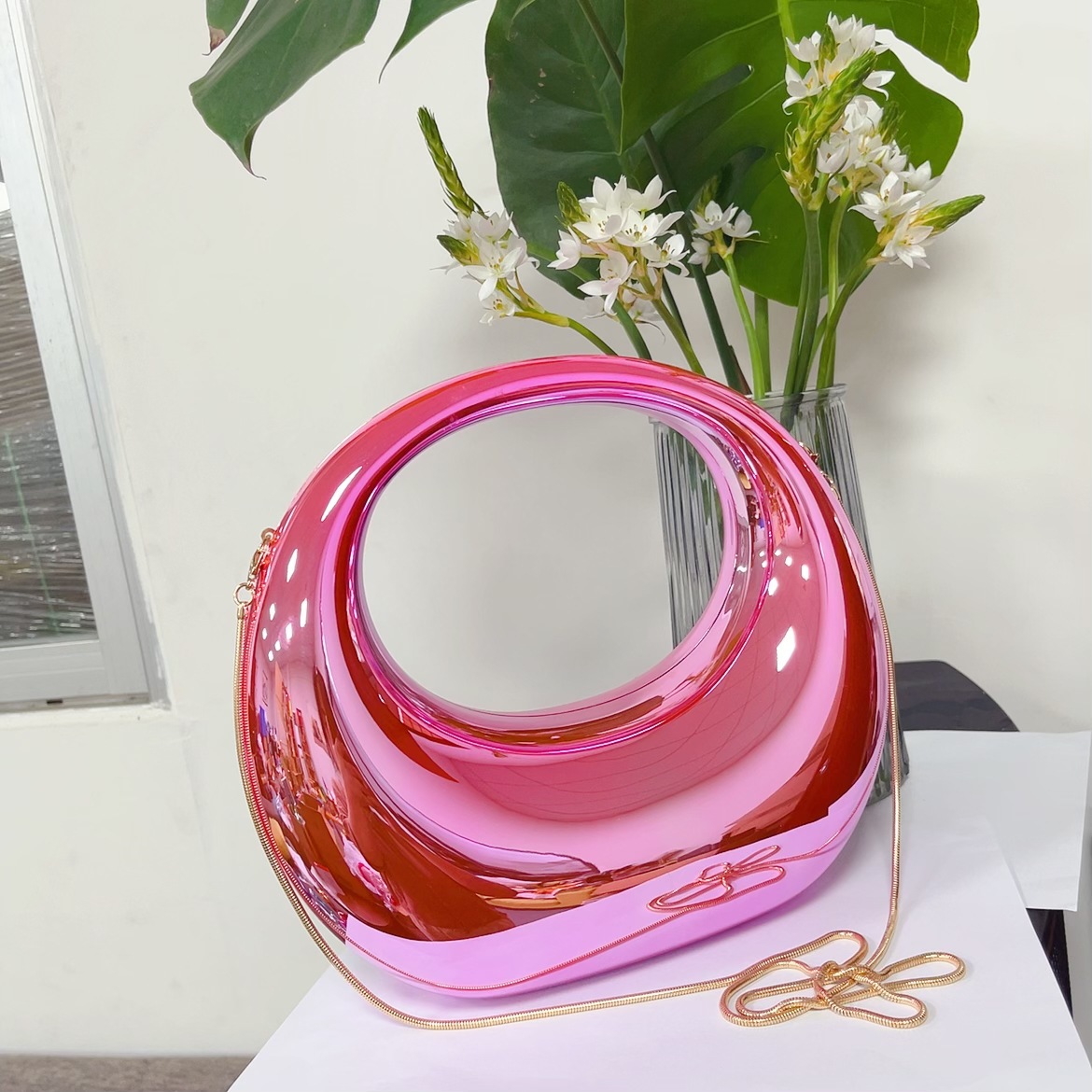 2025 Europa y los Estados Unidos nuevos productos transfronterizos bolsas de cena bolsas de moda meniscal bolsas de oro y plata ornamentos bolsas de cena bolsas de mano bolsas acrílicas