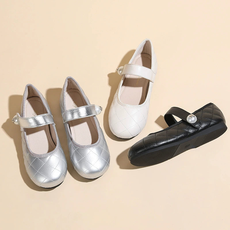 Туфли принцессы для девочек, новинка 2025 года, маленькие ароматные ромбовидные жемчужные детские туфли, маленькие кожаные туфли на мягкой подошве, универсальная модная обувь