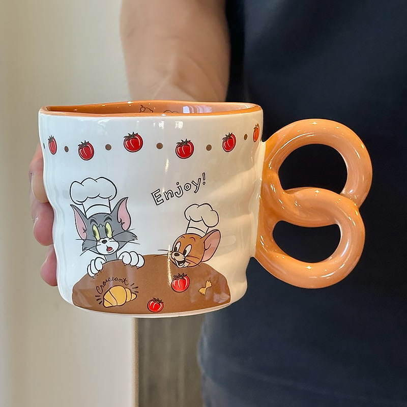Gato y ratón Taza de mango de doble anillo Taza de agua de desayuno de cerámica Agua potable para el hogar Taza de alto valor para la oficina