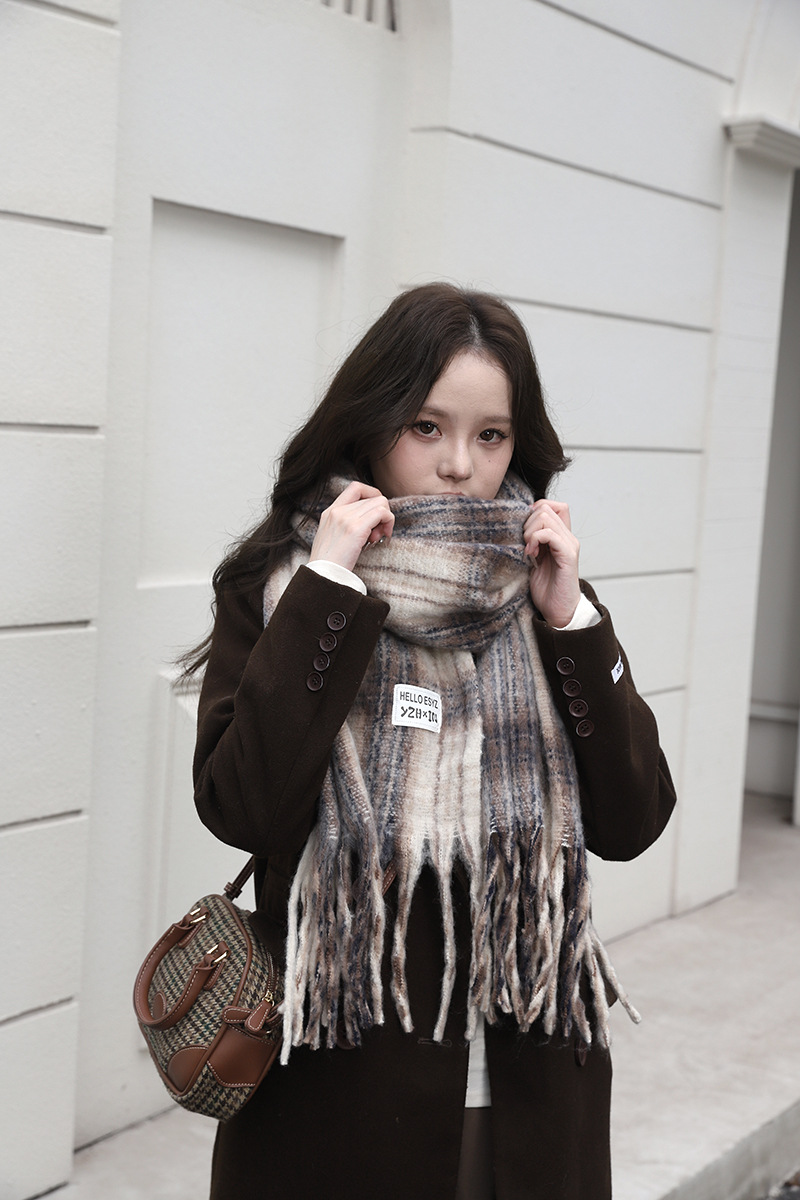 Schal für Herbst- und Winterfrauen mit einem Gefühl von Luxus 2024 Neues Seepferdchenfellgitter Koreanische Version Paarschal_voghion.com