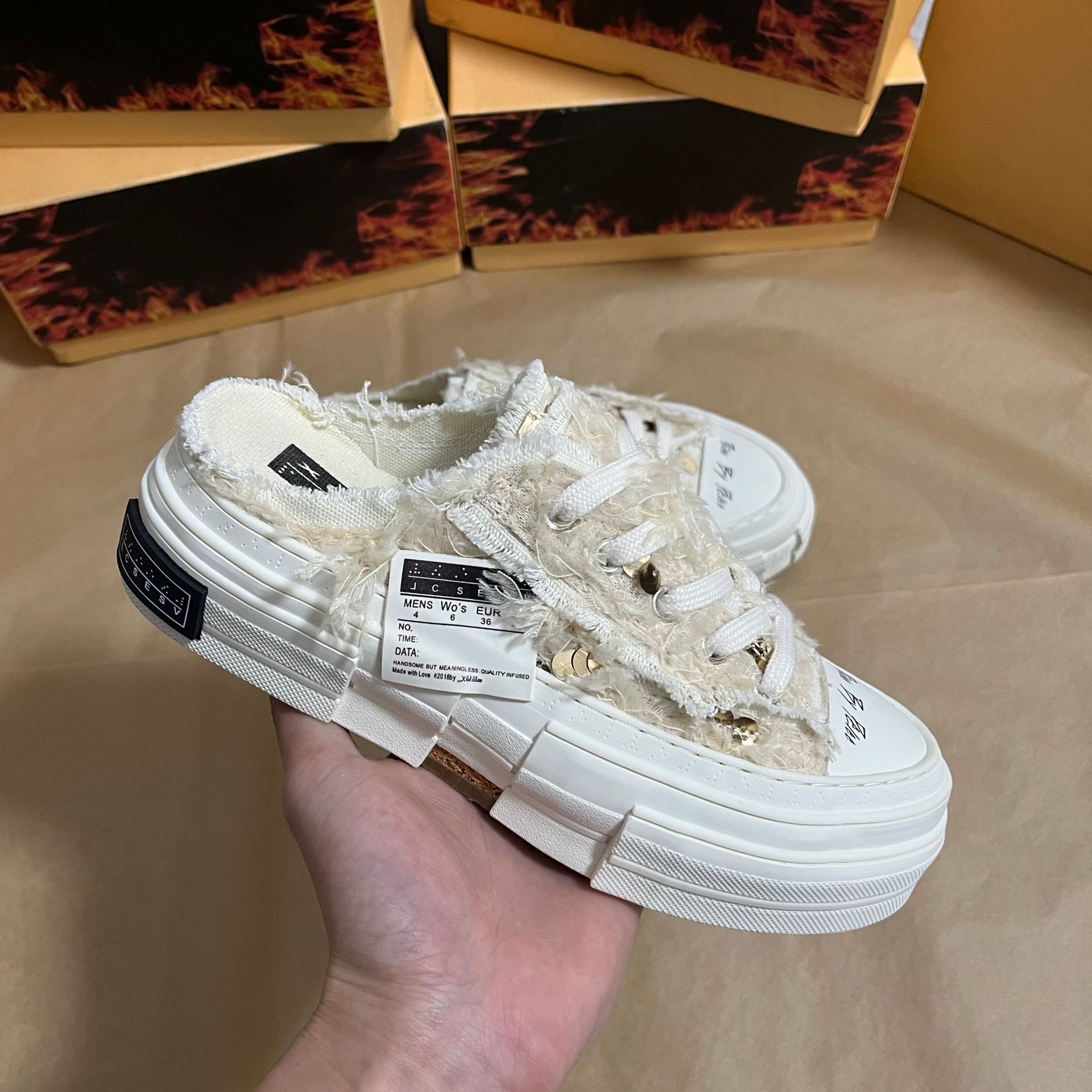 Wu Jianhao Swan Canvas Shoes レディース 厚底加硫スニーカー ぬいぐるみ スパンコール カジュアル カップル ペディシャー シューズ
