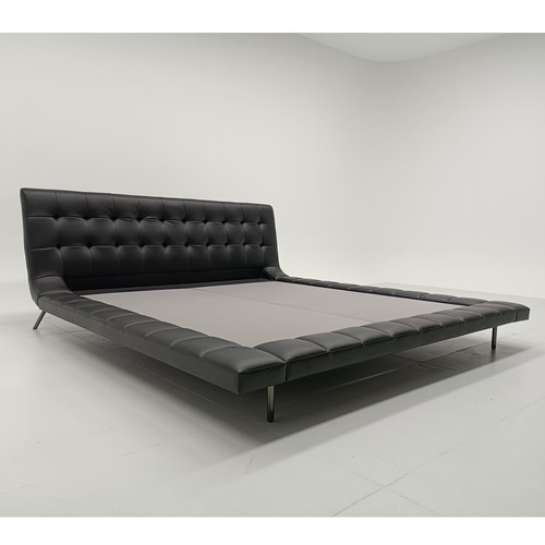 Onda Genuine Leather Bed: Barcelona Designer Pouf-Style Plaid, Floating Design, Italian Minimalist Double Bed with Sleek Side Rails