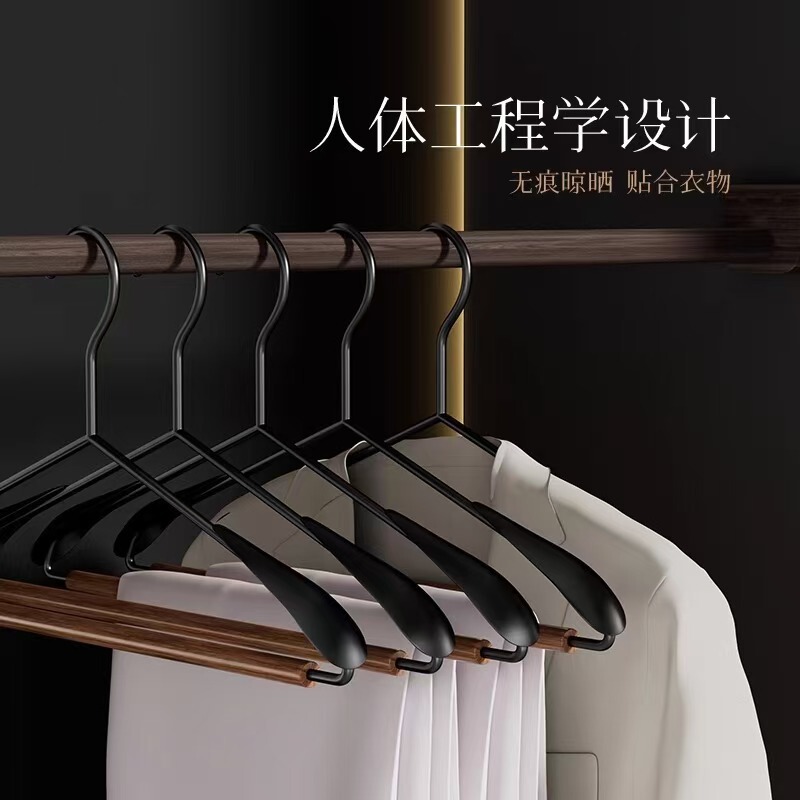铁艺榉木加粗衣架宽肩服装店家用防滑无痕挂衣衣服撑子晾晒|undefined