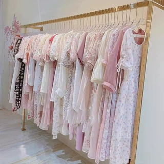十三行夏季新款法式温柔方领泡泡袖连衣裙子高级感甜美碎花裙批发