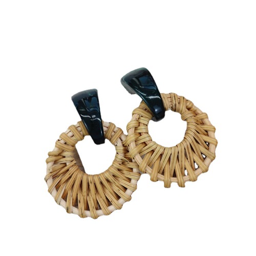Retro handmade straw and rattan braided earrings for women, bohemian beach vacation style versatile earrings, temperament and personalized earrings