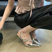 感2025年秋季新款时尚漆皮包头凉鞋女细跟性感尖头后空高跟鞋