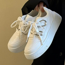 廠家直銷小白鞋女2022年秋季新款白色厚底原宿風圓頭韓版運動板鞋
