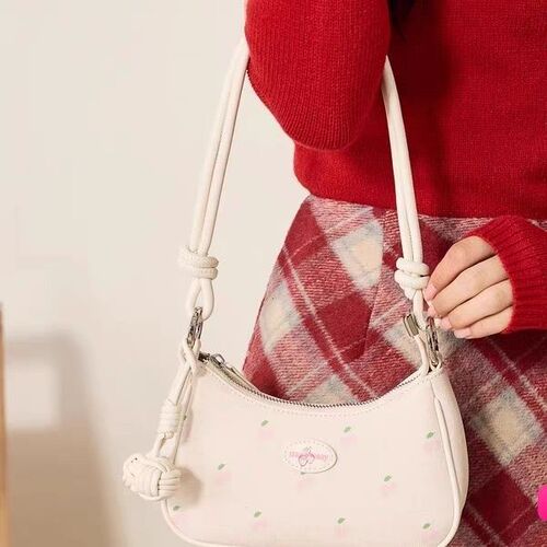 Underarm bag for women, spring, playful cute pet, girl strawberry double rope knot pendant bag, commuting crossbody bag 480865