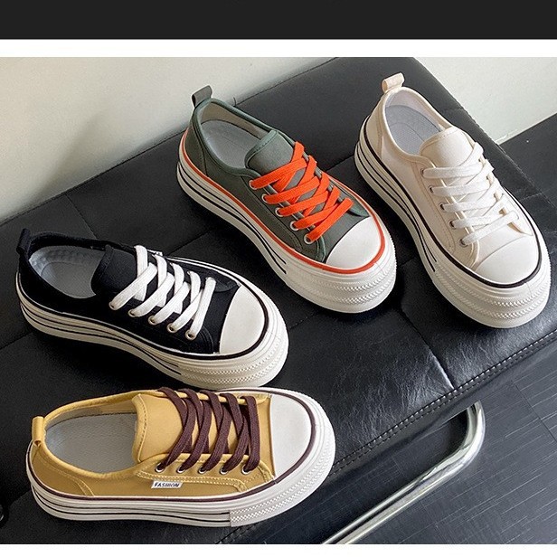 Nuevos zapatos de tablero transpirables para mujeres con suelas gruesas y zapatos de lona de aumento de altura zapatos deportivos y casuales