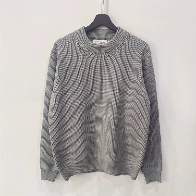 Fashionable Autumn and Winter Casual Sweater Style Gray-Black Round Neck Loose Pullover Knitwear Original Unisex Fashionable Autumn and Winter Casual Sweater Style Gray-Black Round Neck Loose Pullover Knitwear Original Unisex