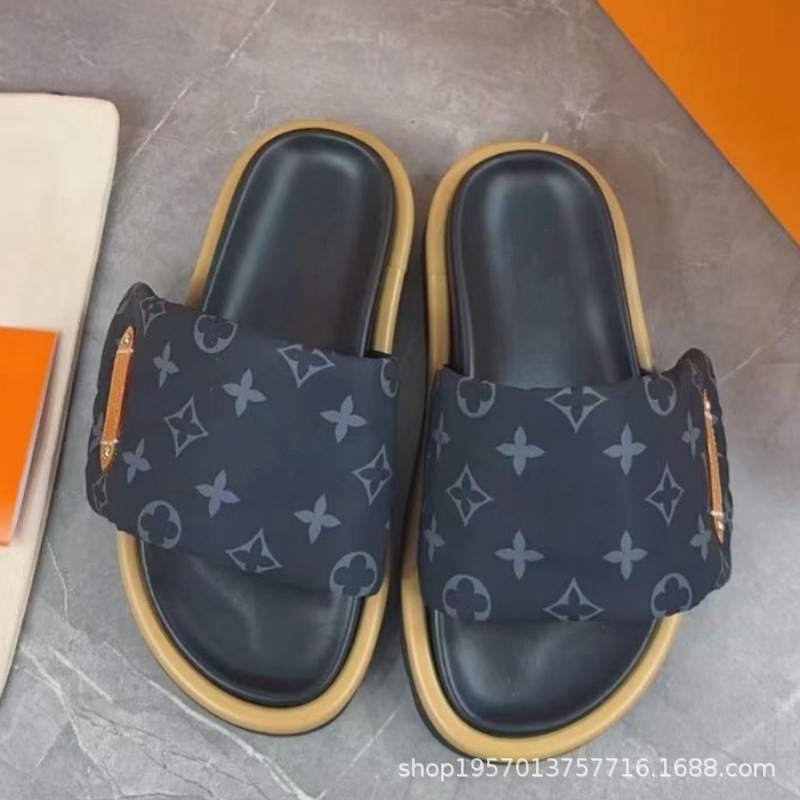 Zapatillas de velcro de suela gruesa para mujer 2024 verano nuevo estilo exterior moda antideslizante letras de mezclilla pareja chanclas