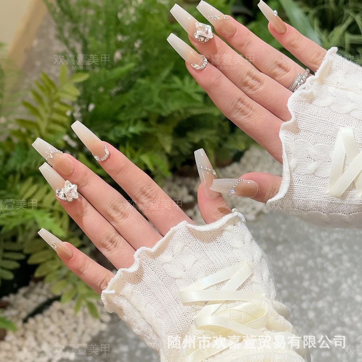 Cool floating-world gradient high-end wear nail high quality pile diamond supply nail finished product White nail piece nail art