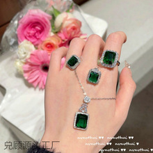 ���ױ�����ĸ�̱�ʯ��ָ �Ŷ��� ��18K�� ��ȸ�̼����ʯ������װ