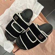 ��Ƥ��~��Ƥ�������һ����ЬŮħ�g�N���ϰ���Ь���e���ϛ���Ь