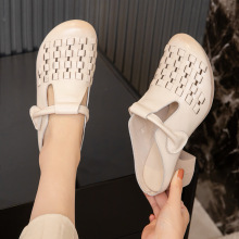 ���ֶ���Ь�ָ���ͷ����Ь�⴩�ļ�һ�ŵ�����ʽ��Ƥ����Ь����