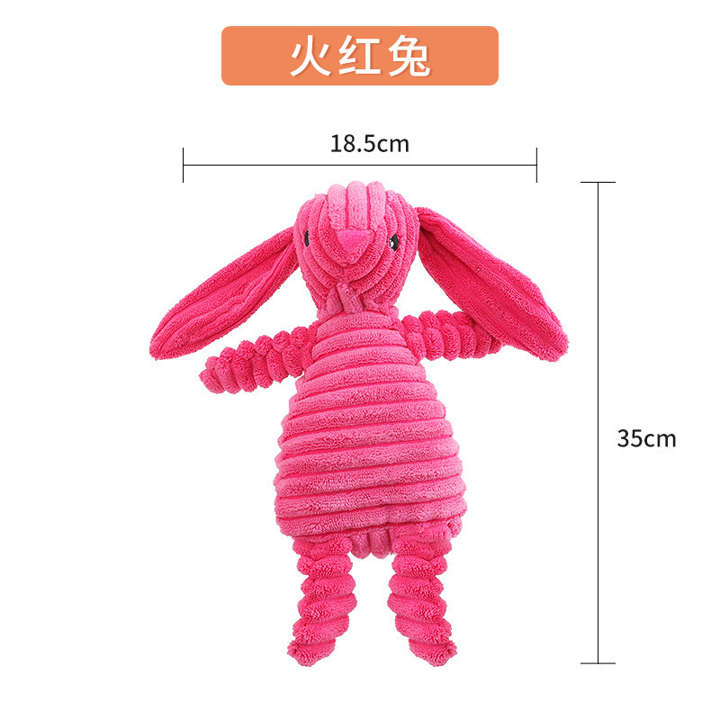 犬は自分で退屈します。神器の子犬のテディのコーキの歯ぎしりはペットの犬をかむことに耐えます。|undefined