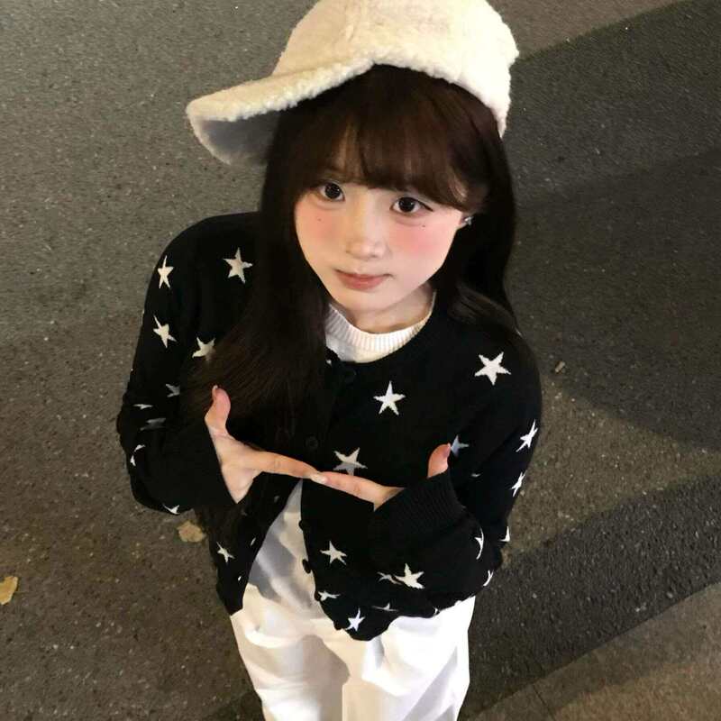 Sweet girly style star jacquard faux two-piece sweater knitted cardigan top, casual versatile knitted jacket Sweet girly style star jacquard faux two-piece sweater knitted cardigan top, casual versatile knitted jacket