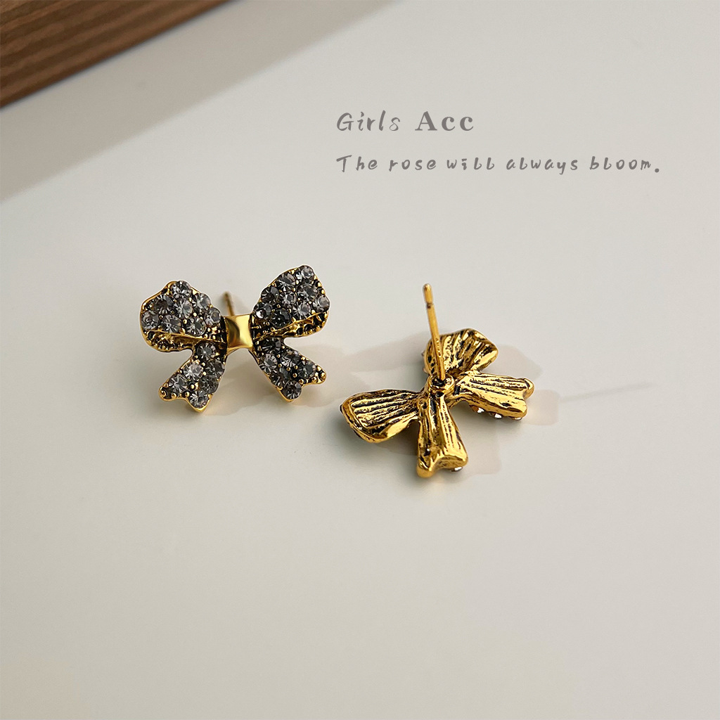 1_0009_耳语场景新水印 拷贝.jpg