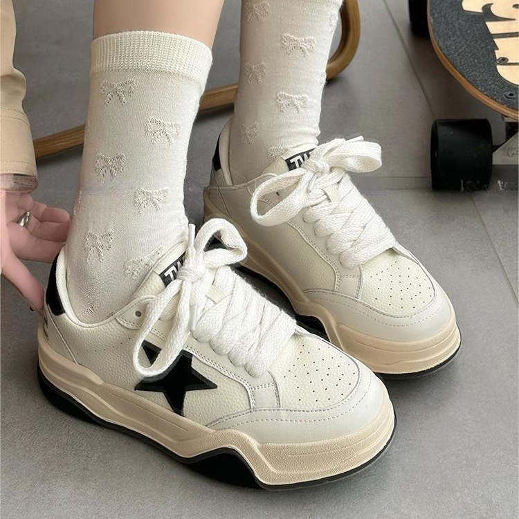 Deportes de piel de vaca para mujeres 2024 aumento de lazos transpirables zapatos de suela suave para mujeres muffins de altura zapatos para mujeres color caramelo