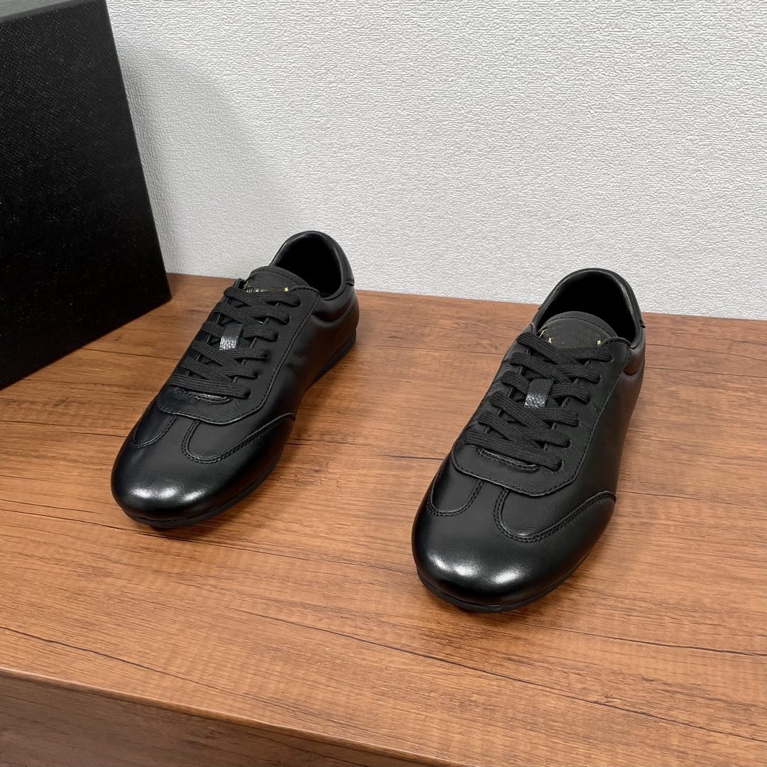 Classic low fashionable universal leather casual footwear flat