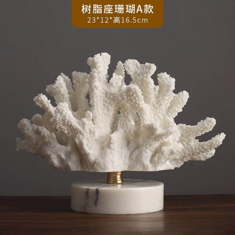 リビングルームの置物は軽くて豪華で高級な雰囲気のお酒棚の装飾品です。