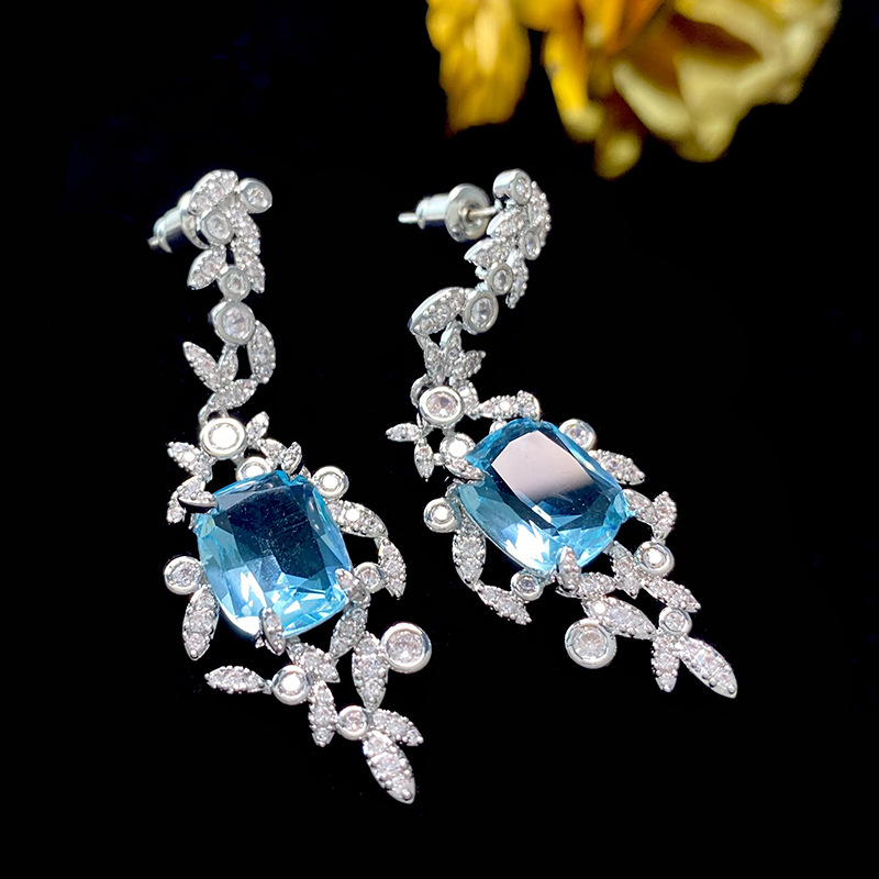 1 Paire Glamour Fleur Incruster Le Cuivre Zircon Boucles D'oreilles display picture 4